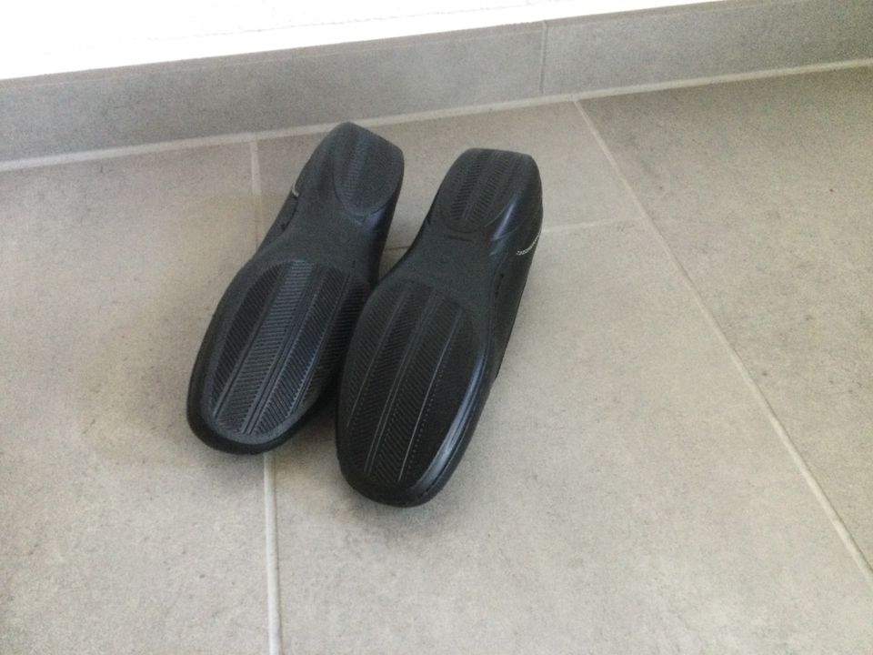 Schwarze Halbschuhe in Kleinmaischeid