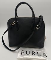 NEUWERTIG Furla Damen Leder Designer Handtasche schwarz gold Frankfurt am Main - Sachsenhausen Vorschau