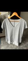 Basic Shirt grau mit V-Ausschnitt Gr. L Kreis Pinneberg - Appen Vorschau