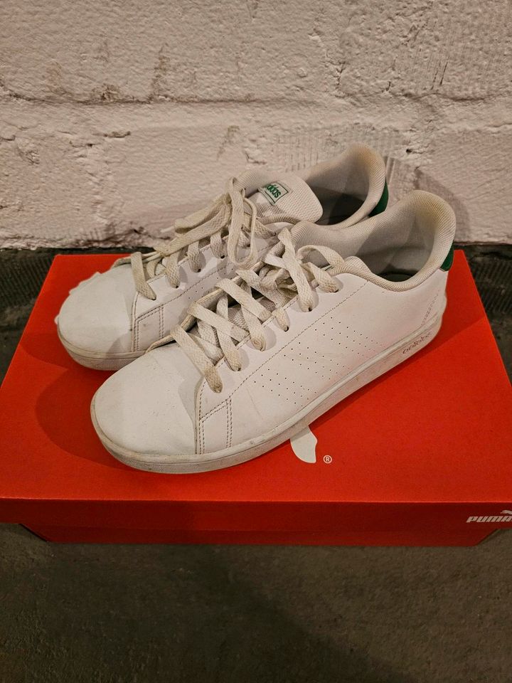 Adidas originals – stan smith – outlet ledersneaker in weiß und grün