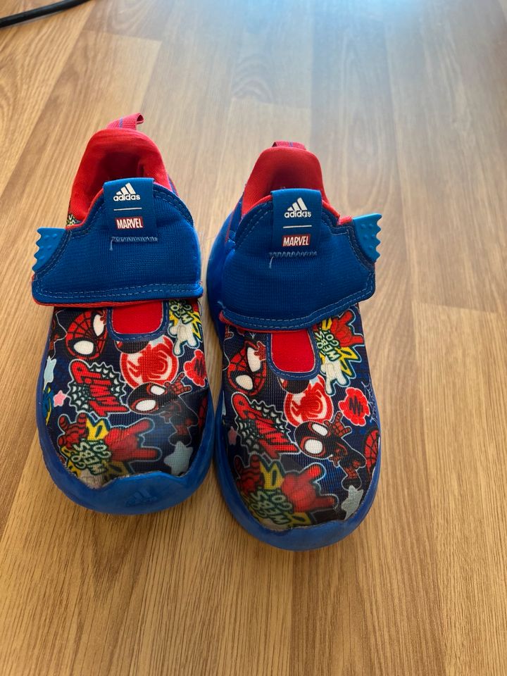 Adidas Marvel Grösse 26,5 in München