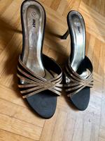 Neue Sandalen schwarz Gold Gr 39 Highheels Bayern - Deuerling Vorschau