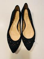 Unisa Ballerinas 40 schwarz Lochmuster spitz Schleifchen Bayern - Aschaffenburg Vorschau