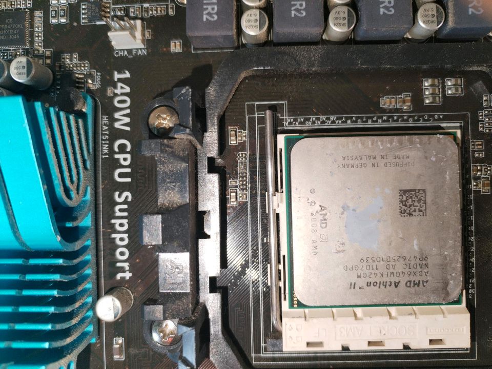 Mainboard von Asus mit 8GB Arbeitsspeicher und AMD Athlon 2 CPU in Sonsbeck