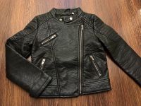 Coole Kunst-Lederjacke/Biker-Jacke Gr.128 Niedersachsen - Dorum Vorschau