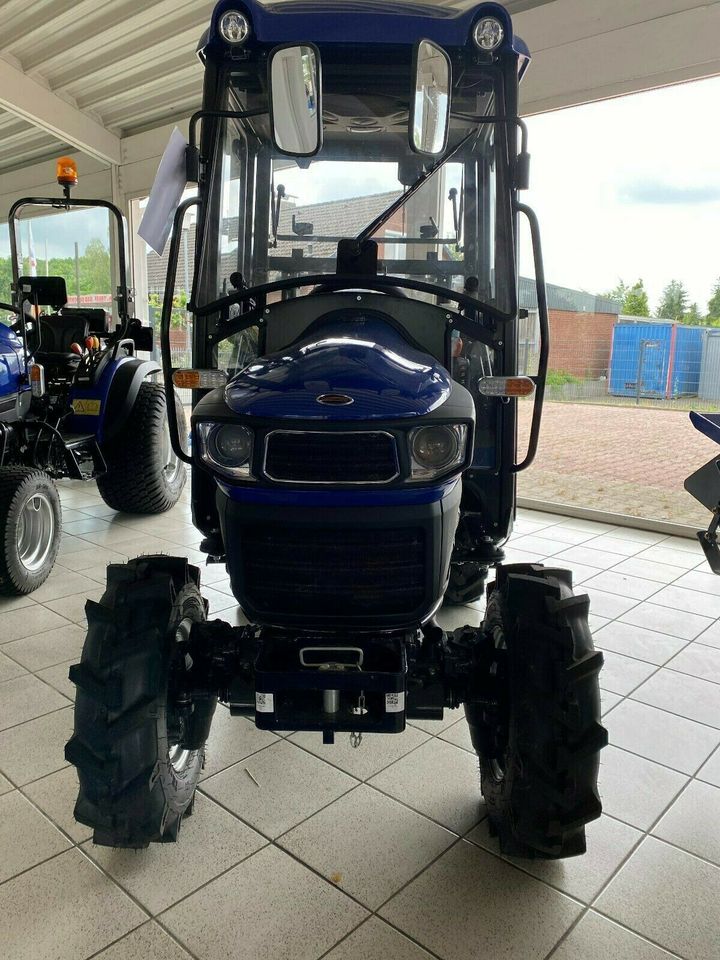 Kleintraktor Farmtrac 26 Kabine Ackerstolle Traktor Fudex in Bad Bodenteich