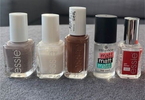 Nagellack von Essie in Aachen