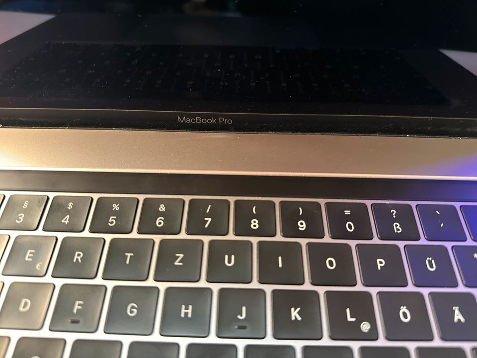 MacBook Pro 15“ 2019 Apple OVP und Rechnung np 2400 in Heilbronn