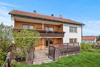 Sanierungsbedürftiges Zweifamilienhaus mit Sonnenbalkon, Terrasse und Pool Bayern - Niedertaufkirchen Vorschau