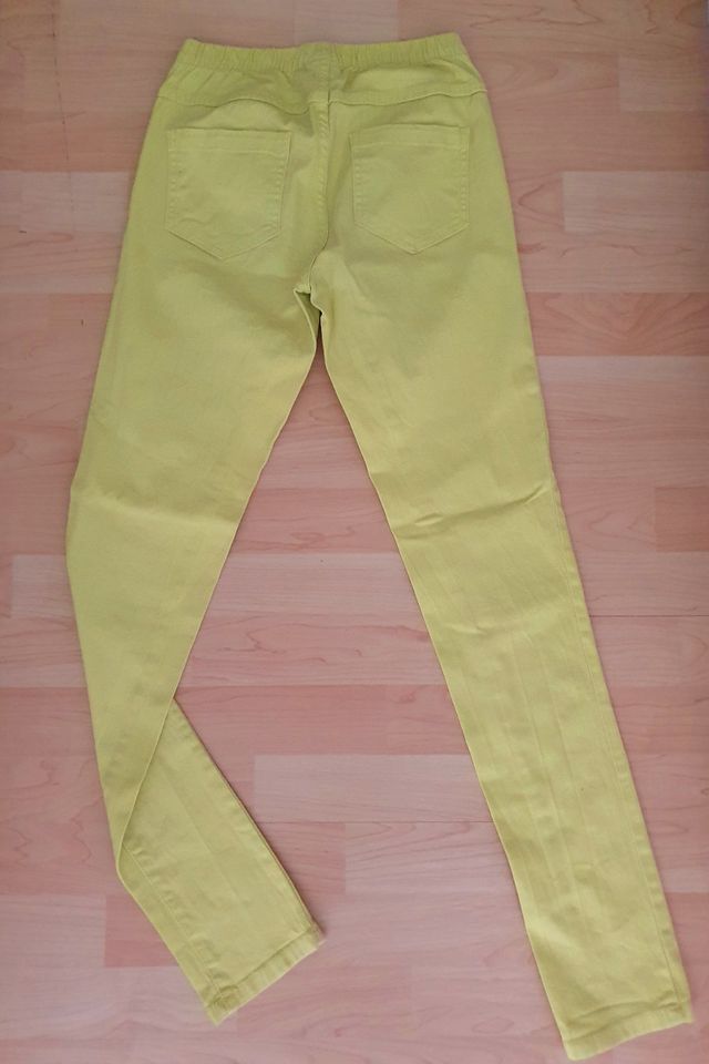 Vero Moda Pieces Stoffhose Jeans Gummizug gelb neon in Dossenheim