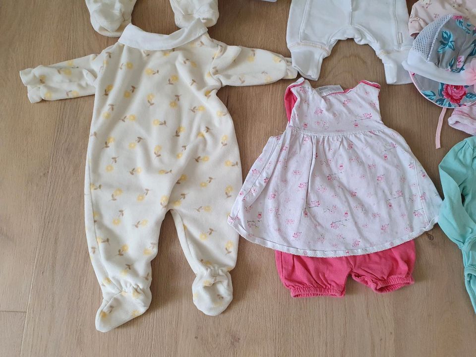 Baby Mädchen Bekleidungspaket Größe 50 56 Frühling Sommer Anzug in Laupheim