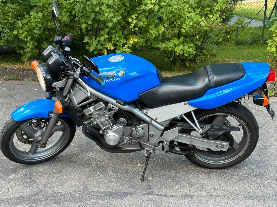 Honda CB1 NC27 in Egling