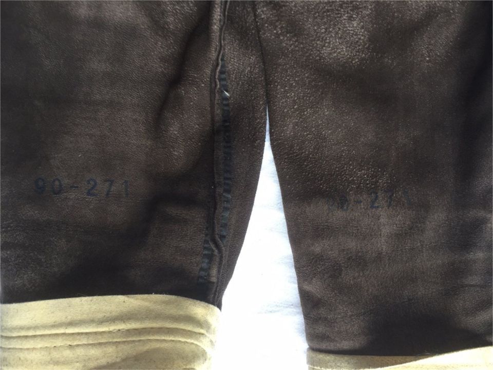 alte gebrauchte hellbraune lange Lederhosen von Aplhorn in Fahrenzhausen