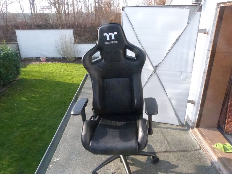 TT eSPORTS X-Fit Premium 100 Gaming Chair  Gamiming-Stuhl in Langenhagen