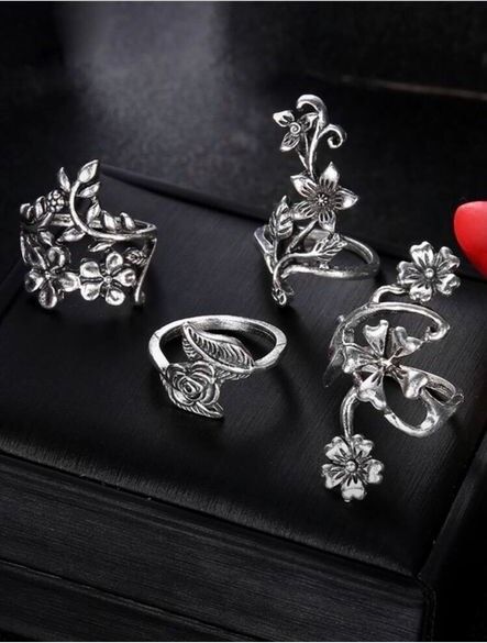 Ringe set blumen in Dinkelsbuehl