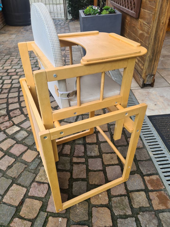 Kinderstuhl mit Tisch in Oberhausen