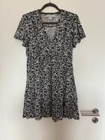 Blümchenkleid, schwarz/weiß, Größe 40 - Neu Bayern - Rott am Inn Vorschau