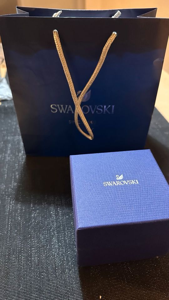 Swarovski Damen Uhr Rosé Gold in Wallhausen