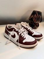 Jordan 1 low Weinrot Nordrhein-Westfalen - Lüdinghausen Vorschau