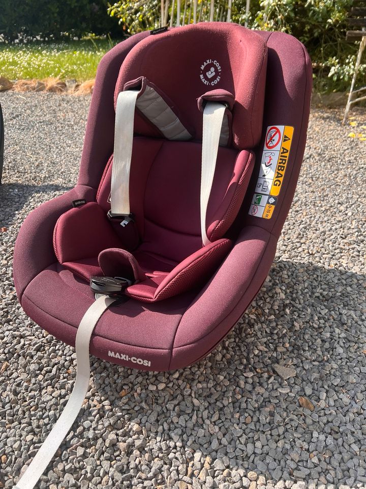 Maxi Cosi Reboarder Kindersitz Pearl Pro 2 inklusive Basisstation in Herford