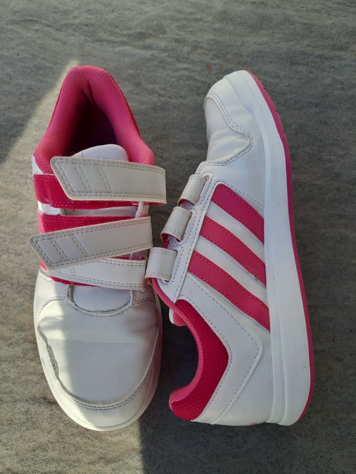 Adidas Schuhe in Herzogenaurach