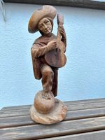 Holzschnitzerei Gitarrenspieler Gitarrist Holzfigur Musiker Niedersachsen - Gehrden Vorschau