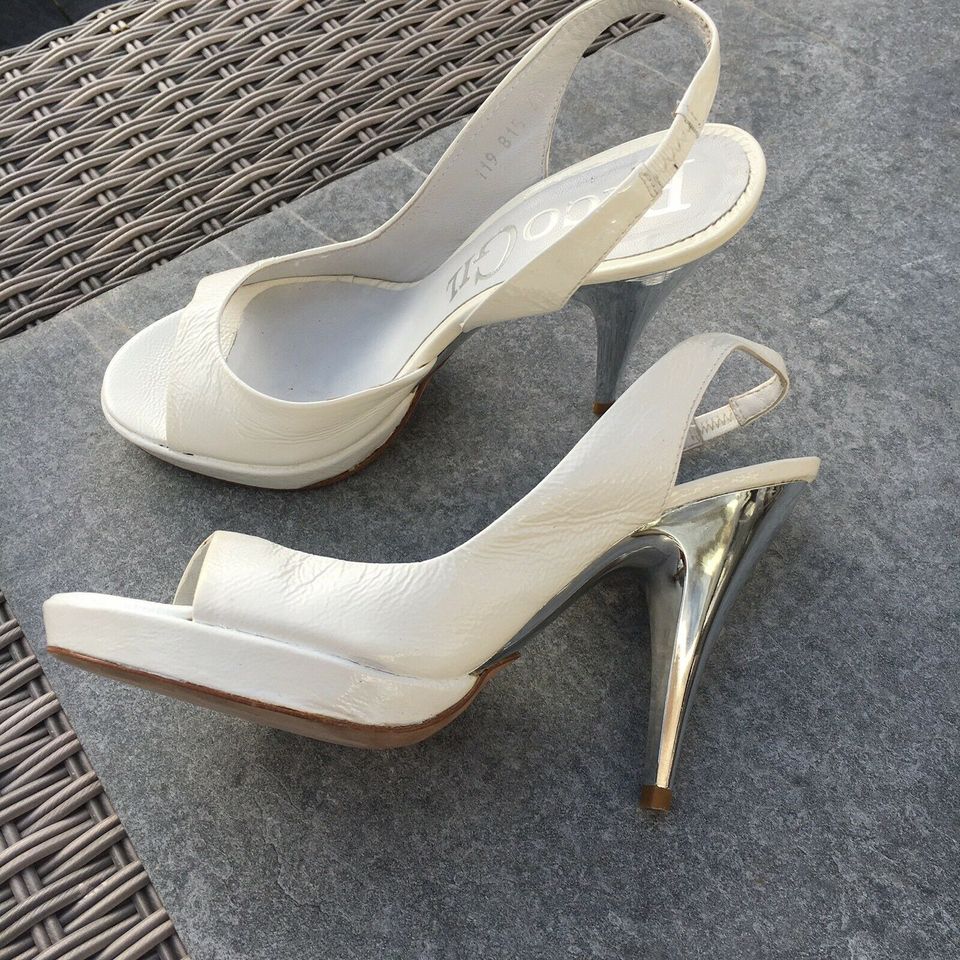 Neue Paco Gil Sling-Pumps Peeptoe Gr. 38 in weißem krinkle Lack in Essen-Haarzopf