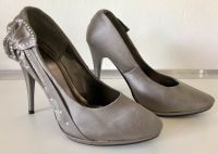 NEUw sexy Satin High Heels Pumps PTPT Fashion * silber mit Strass Düsseldorf - Benrath Vorschau