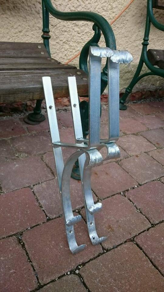 Blumenkästen Haken handgeschmiedet, Blumenkästenhaken, Haken in Nußdorf am Inn