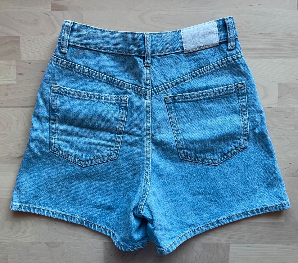 Jeans Shorts Gr. 36 High Waist in Berlin