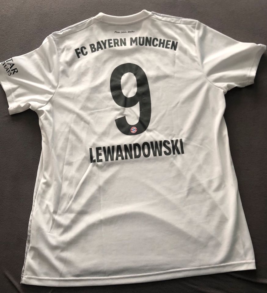 FC Bayern München Trikot Gr. XL Lewandowski in Saarbrücken