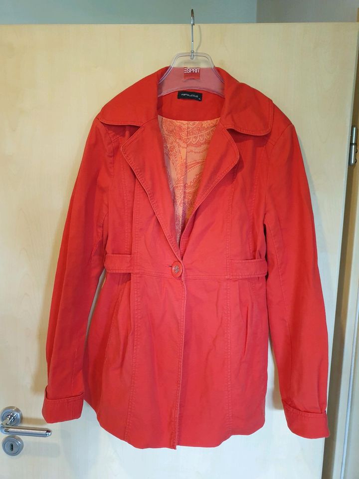 Schwangerschaft Jacke, Kurzmantel, Mantel in rot in Hüfingen