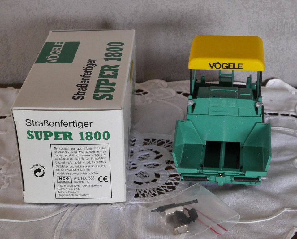 Vögele Straßenfertiger Super 1800 NZG Model 1:50 OVP Werbeartikel in Trimbs