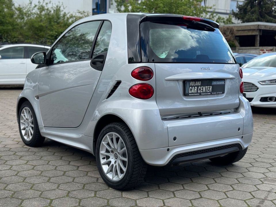Smart ForTwo fortwo coupe Basis 62kW in Bremen
