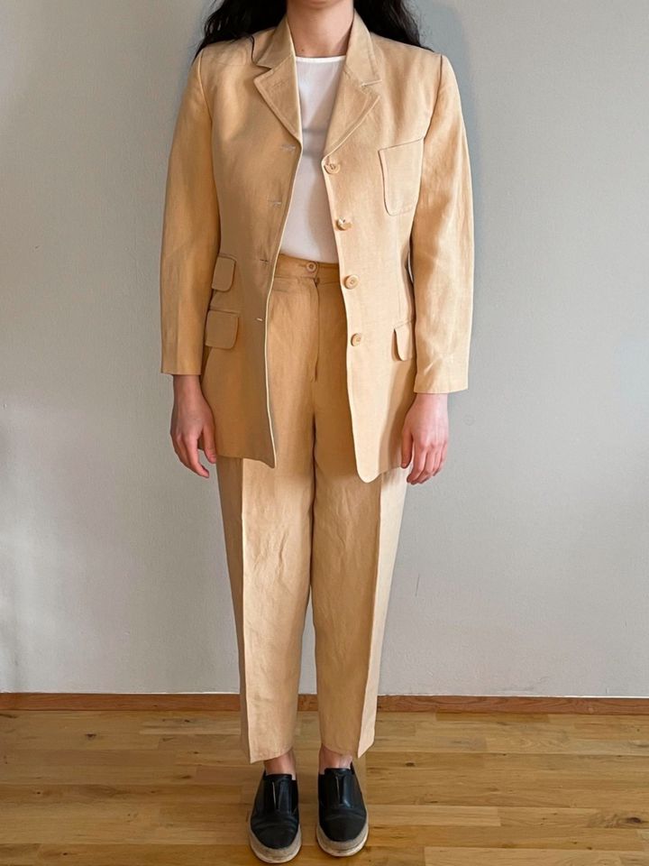 Gucci Anzug Damen Hosenanzug Vintage beige in Hessen - Bad Vilbel | eBay  Kleinanzeigen ist jetzt Kleinanzeigen