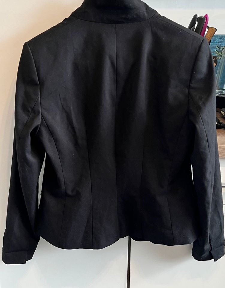 Blazer Schwarz Damen 42 H&M ( eher Größe 40 ) in Muggensturm