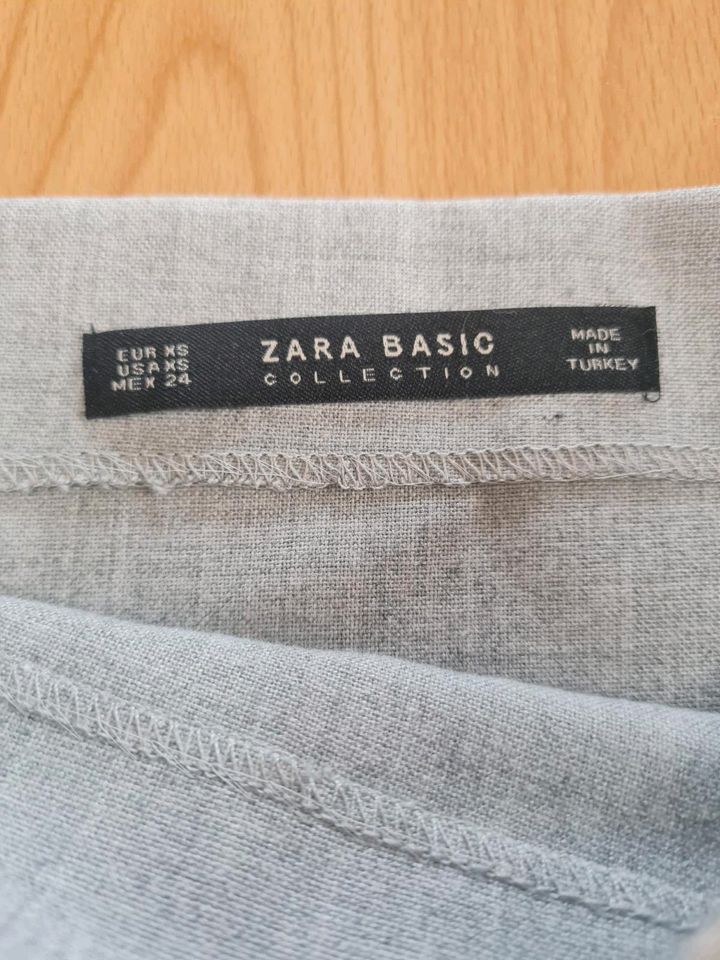 Zara Bluse Schulterfrei grau cs in Berlin