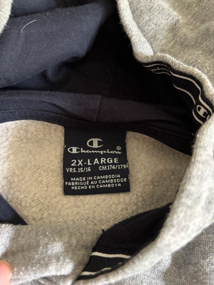 Champion Pullover in Berlin