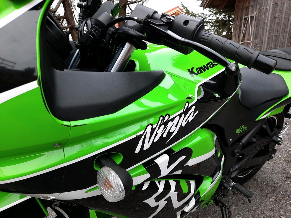Kawasaki Ninja 250 R in Huglfing