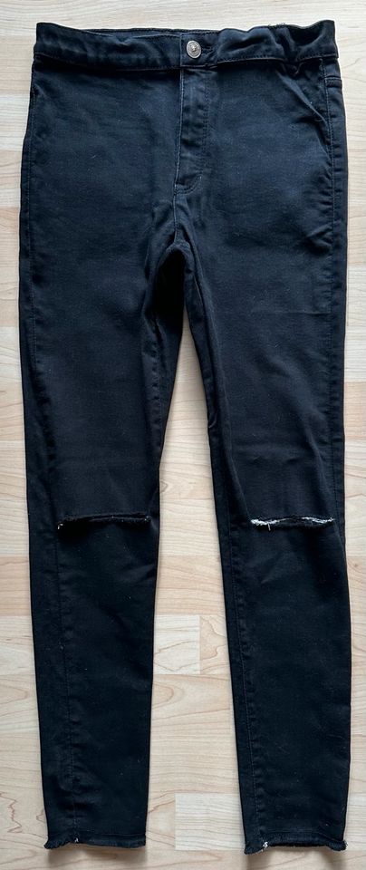 4 Hosen Jeans Gr.152 2x ZARA schwarz 2x H&M blau wie neu in Berlin