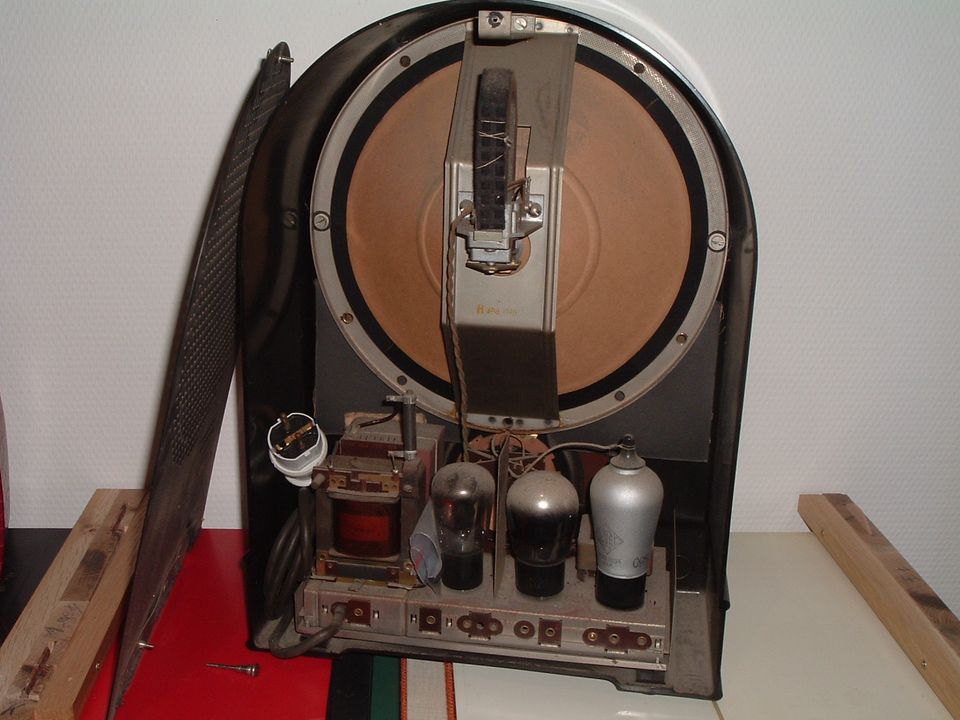 Röhrenradio SIEMENS 23 WL von 1932 in Papenburg