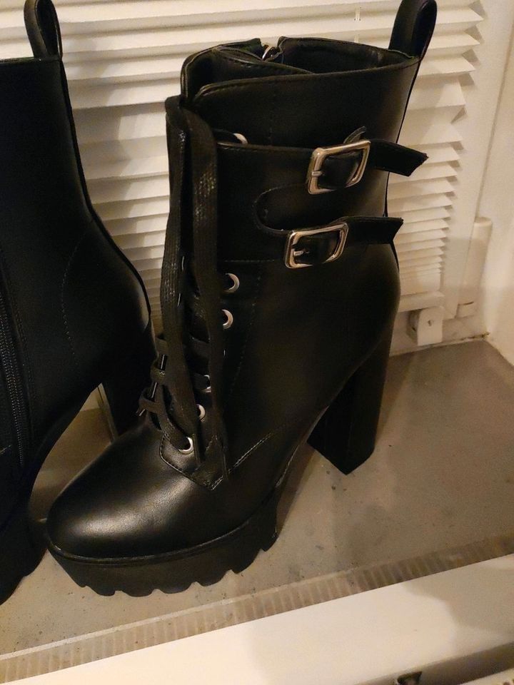 Sexy Damen Plateau Stiefel Stiefelette Boots schwarz in Dorfen