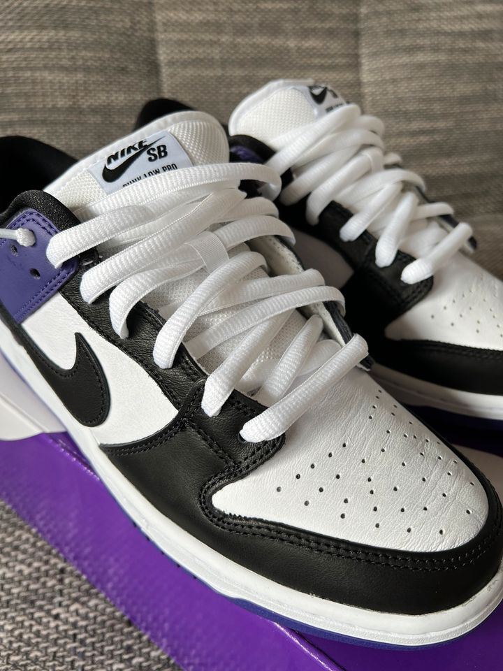 Nike SB Dunk Low Pro Court Purple Gr. 43 in Bad Arolsen