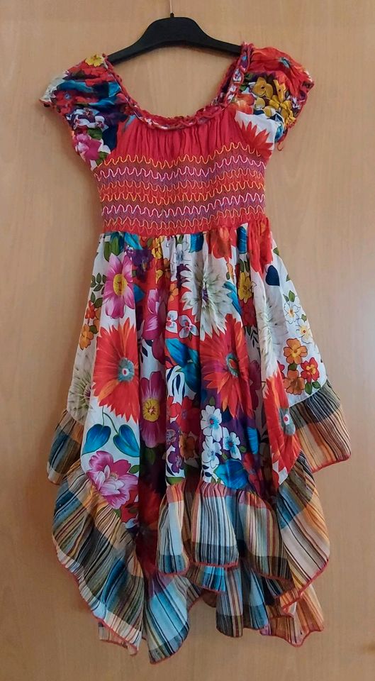 Schickes Mädchen Kleid, Größe 134-140 in Heusweiler