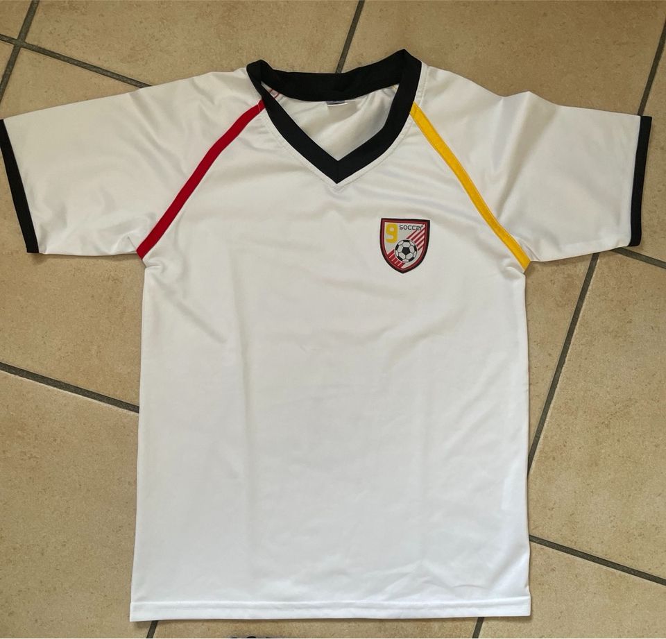 Jungen-Deutschlandtrikot, Gr. 122/128 in Eitensheim