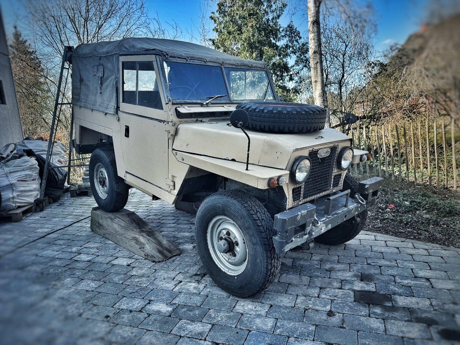 Abbildung des Autos Land Rover Serie IIA Lig…