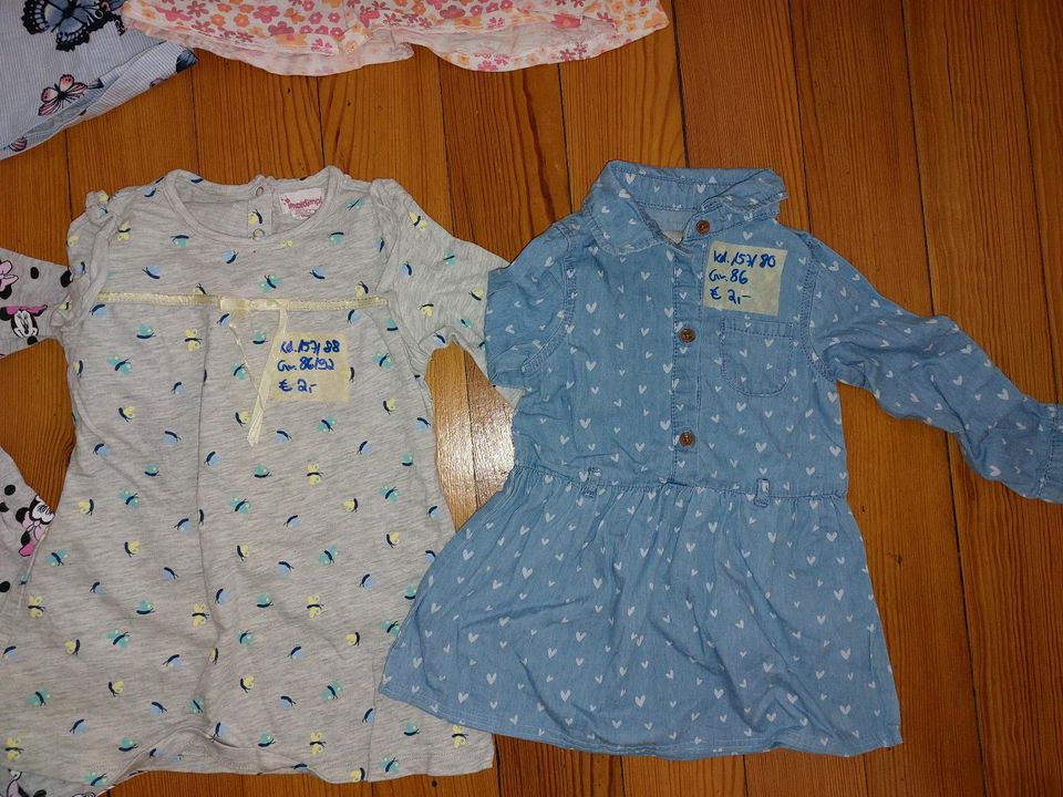 Kleider Größe 86 H&M Baby Club Disney Handmade Impidimpi Dopodopo in Klettgau