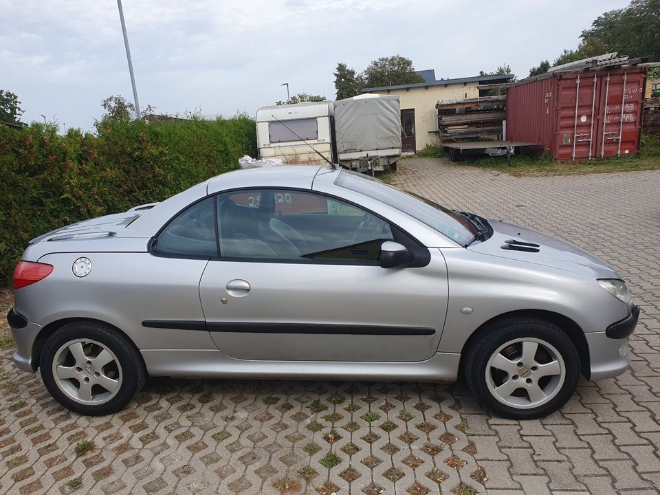 Peugeot 206 cc Cabrio in Naunhof