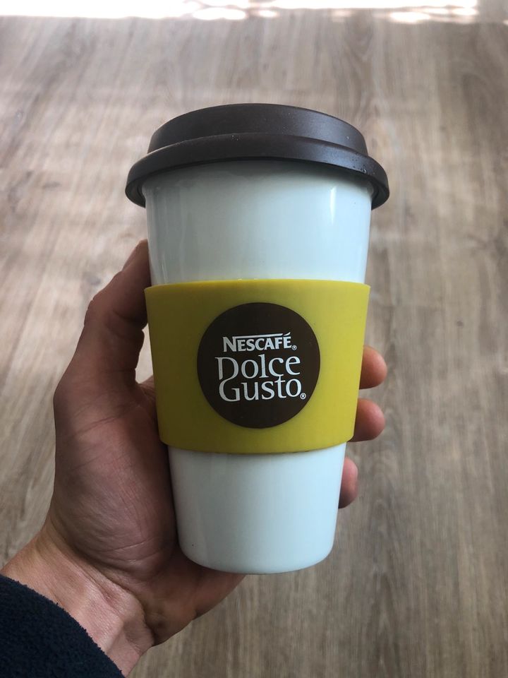 Kaffeemaschine Nescafé Dolce Gusto + Zubehör in Fulda