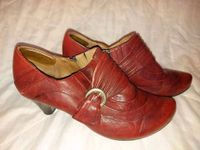 Tolle Absatzschuhe Pumps Gr.37 Caprice Nordrhein-Westfalen - Krefeld Vorschau